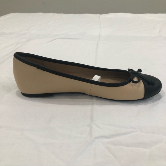 Two Toned Ballet Flats Tan w/ Black Toe and Black Cord Bow size 7 NWOT - Picture 5 of 13